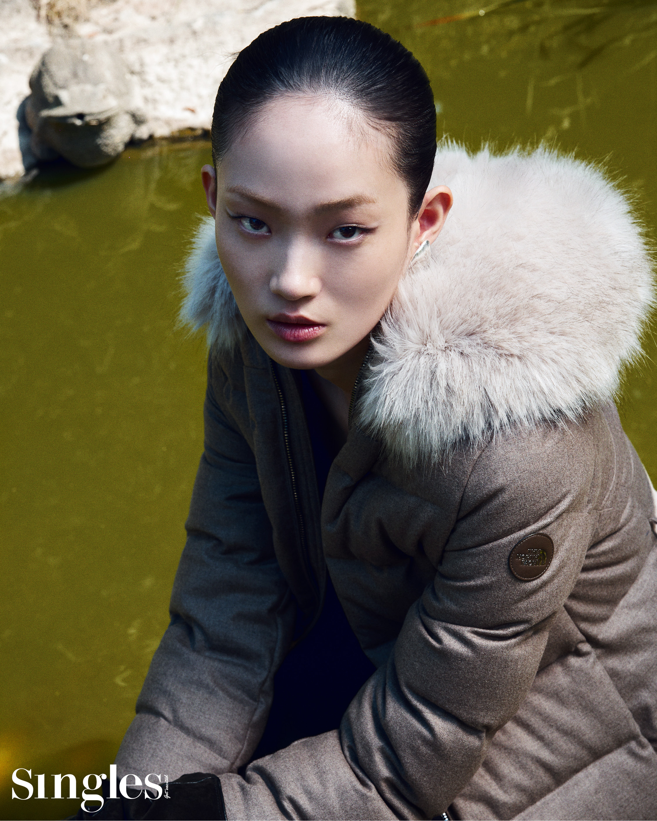 노스페이스 신현지의 싱글즈 겨울 화보, 노스페이스, 노페패딩, 여성다운 코트, 신현지 패딩, 프리미엄 패딩, 프리미엄여성마리나울RDS다운코트, 여성 프리미엄 다운 코트